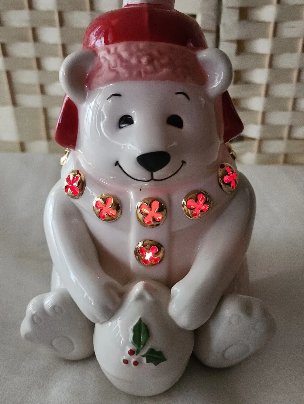 Lenox Color Changing Christmas Bear Porcelain Figure 7